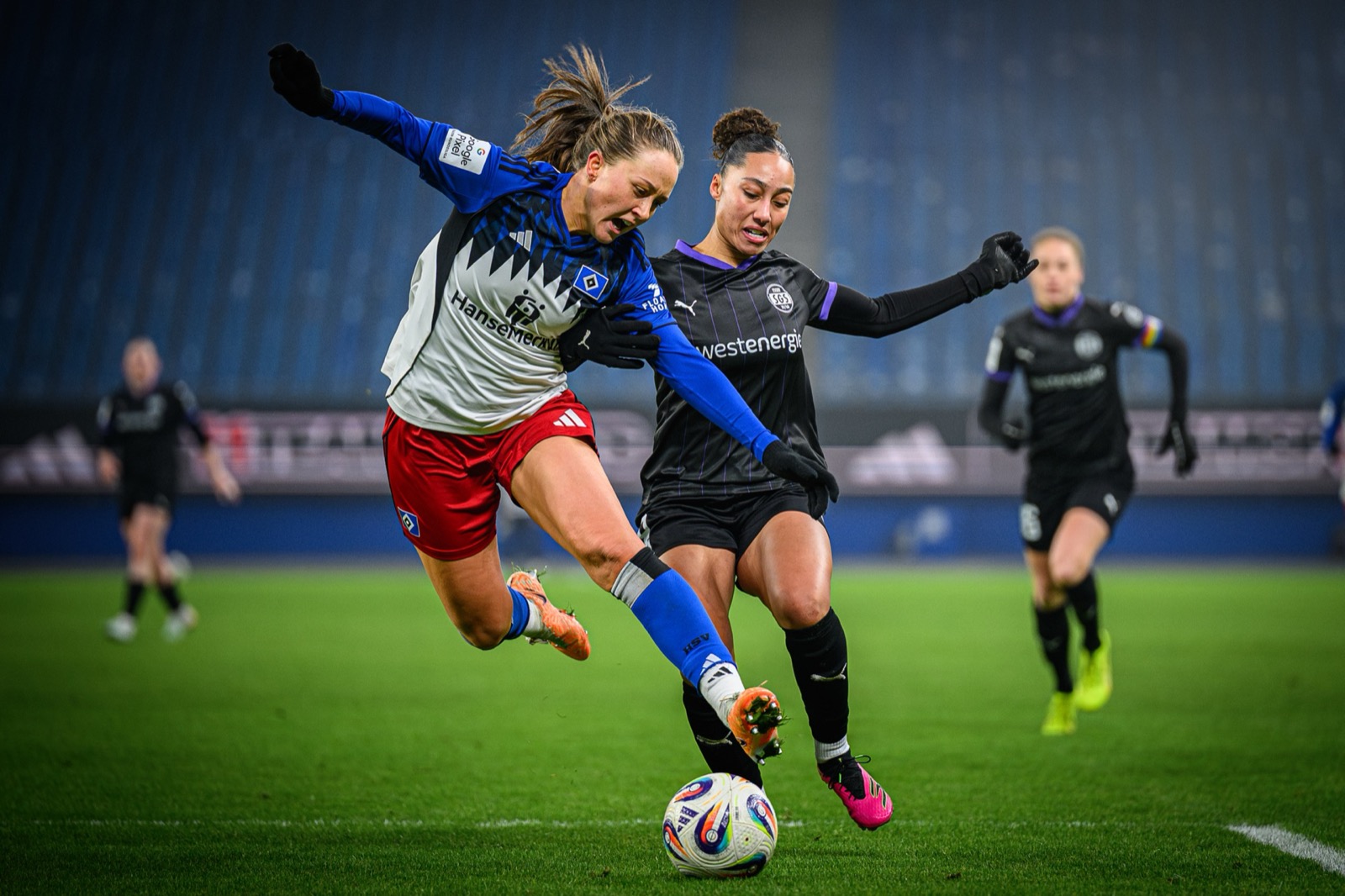 Sport-Fotografie: Fußball - Hamburger SV - SGS Essen